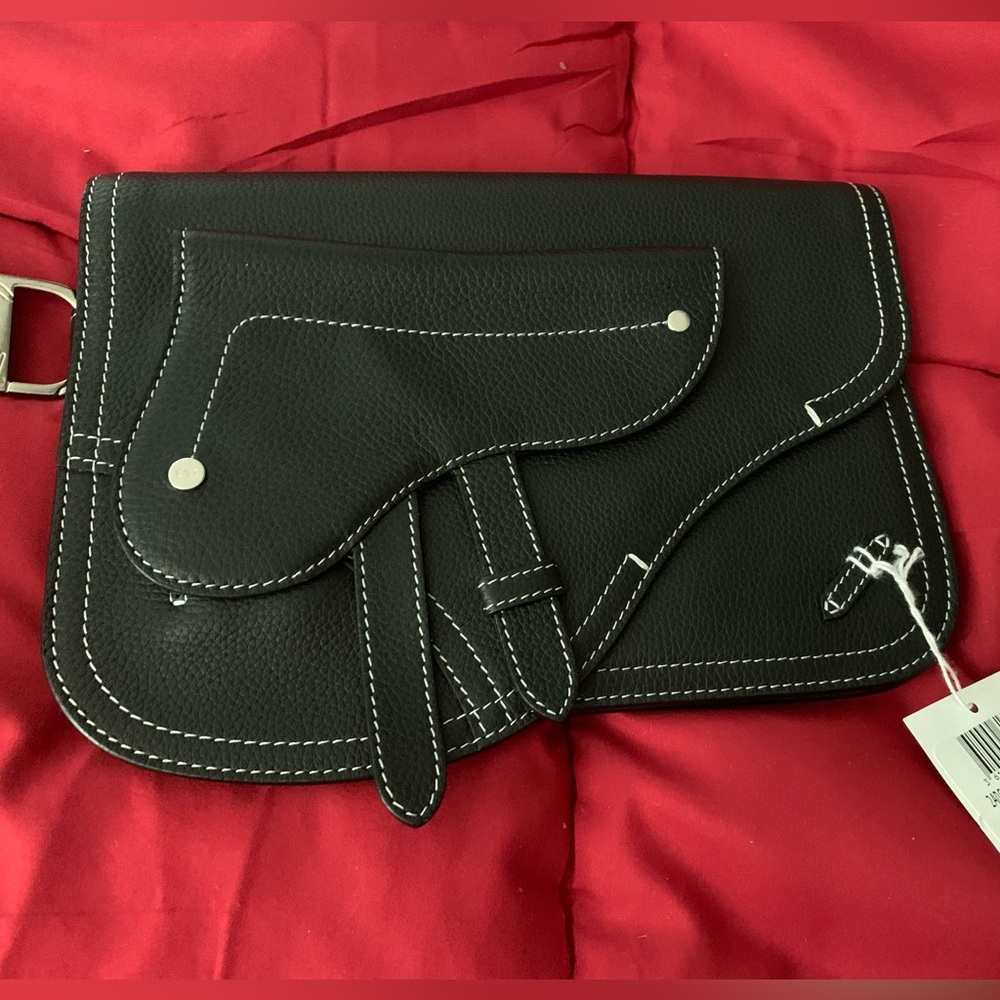 CHRISTIAN DIOR
X KAWS Grained Calfskin Saddle Wristlet Black